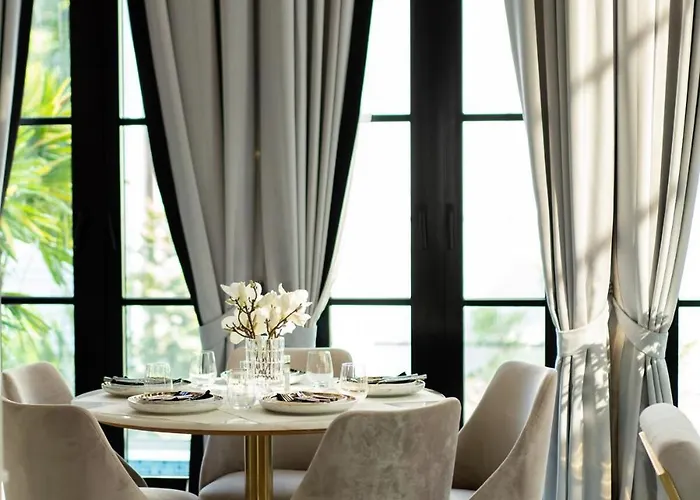 5-star Pool 3br Private Luxury Sukhumvit Villa Bangkok