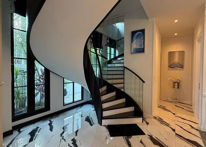 5-star Pool 3br Private Luxury Sukhumvit *