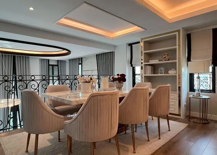 5-star Pool 3br Private Luxury Sukhumvit *
