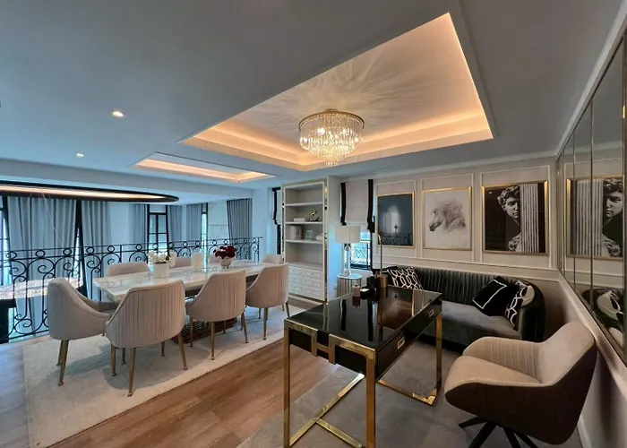 5-star Pool 3br Private Luxury Sukhumvit